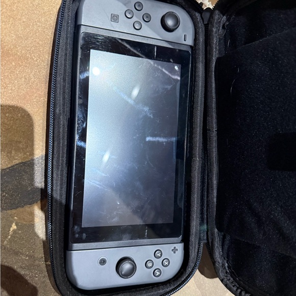 Nintendo Switch, PS 5 portal, and Xbox One S bundle - Picture 4 of 7